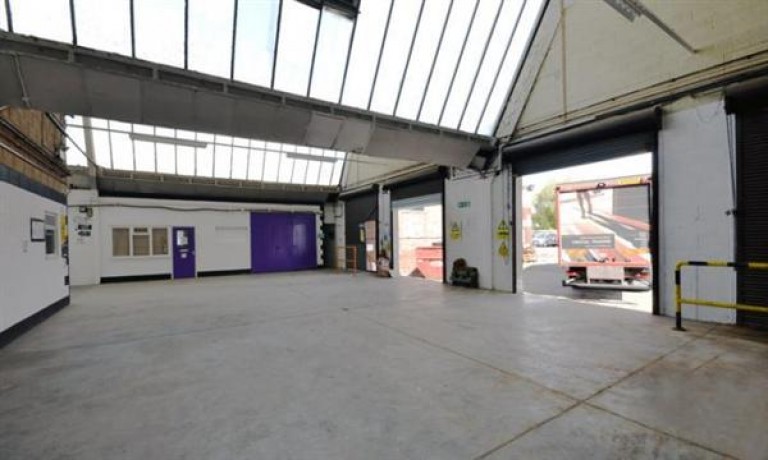 Industrial Space To Rent - Swindon, Swindon